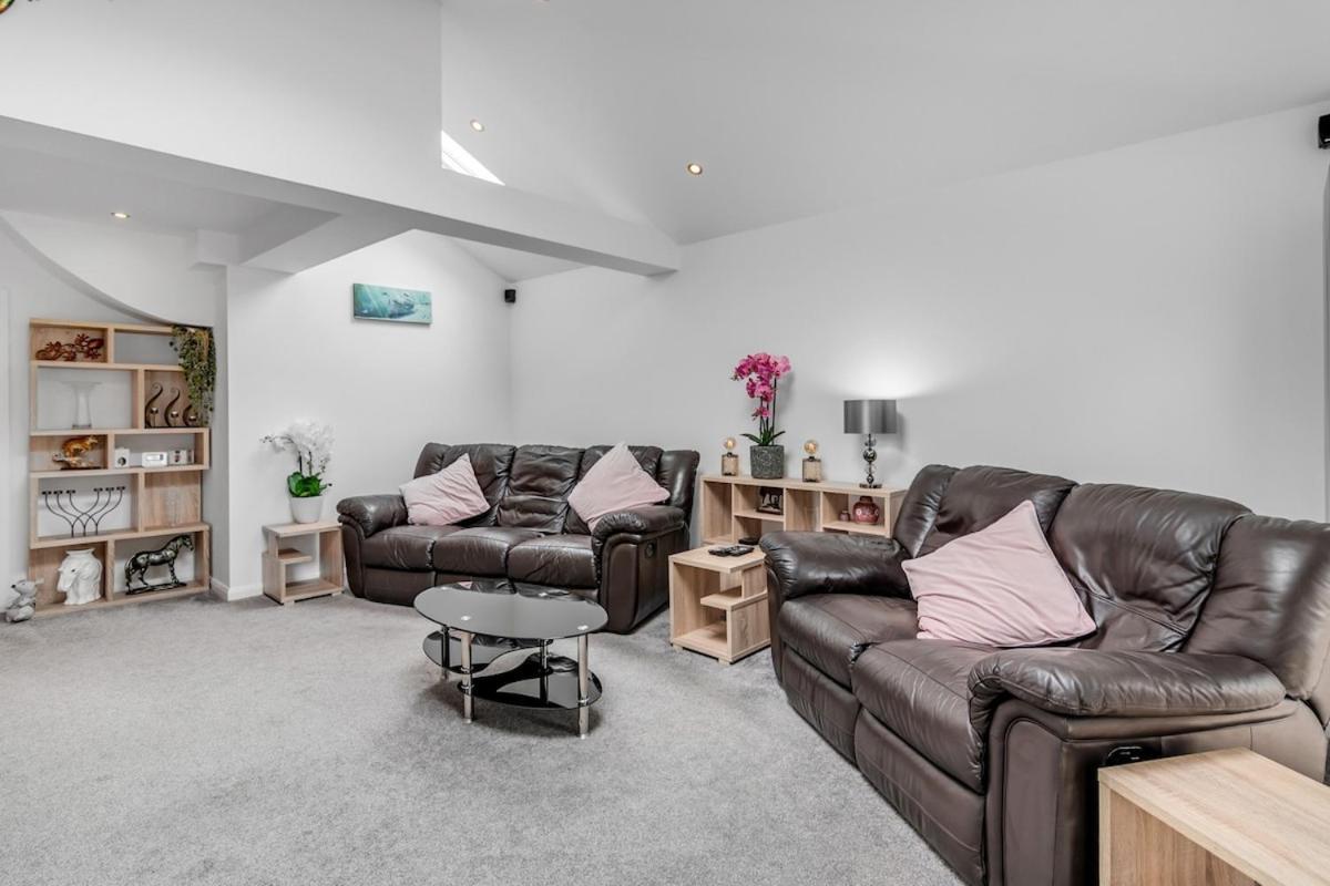 4Br Long Stays Free Parking High Speed Wi-Fi Horsford Bagian luar foto